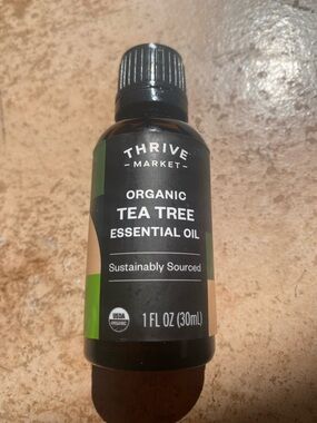 Organic Tea Tree Essential Oil 1oz thrive market NWT